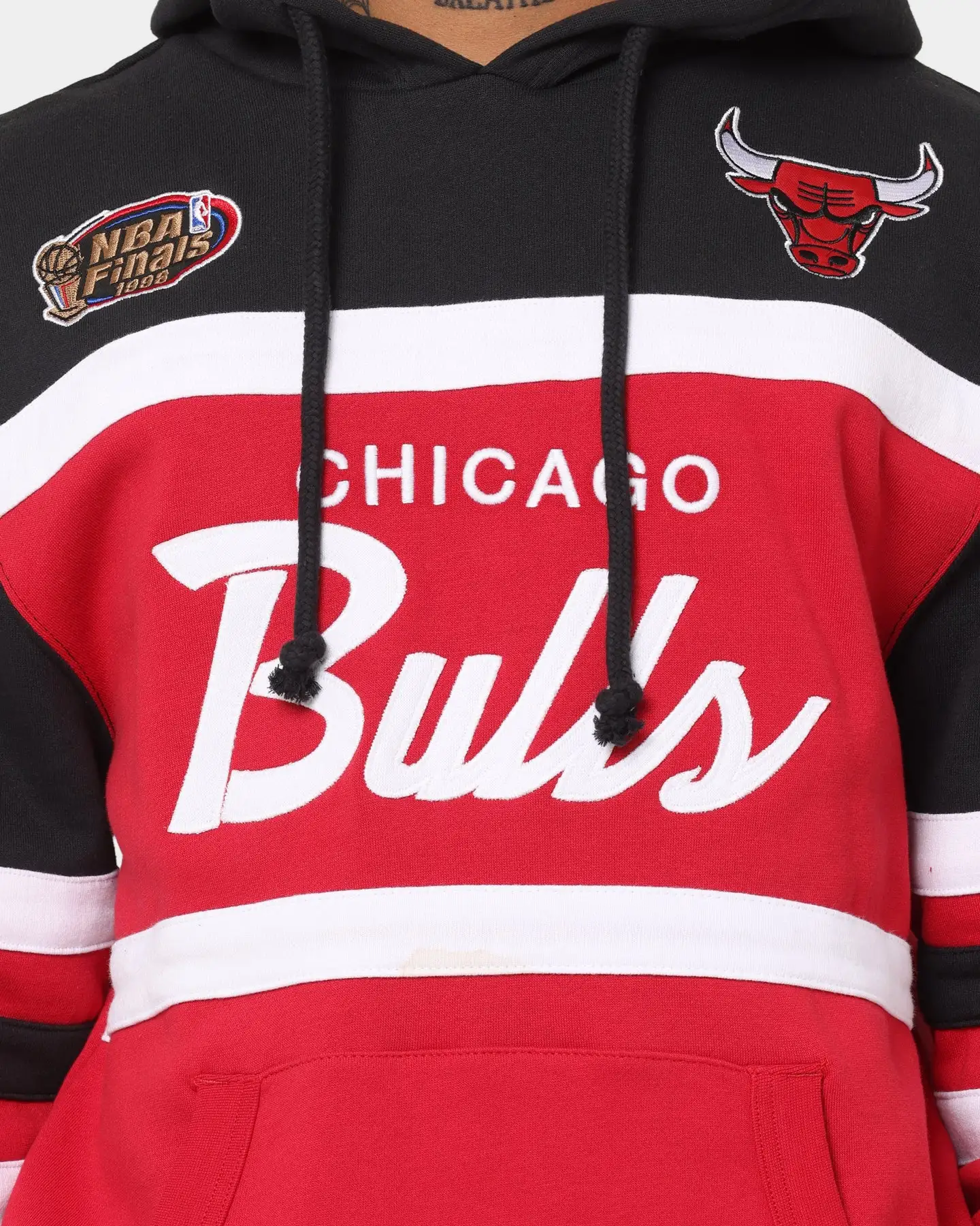 Mitchell & Ness Men's Chicago Bulls Head Coach Hoodie Black - Image 3
