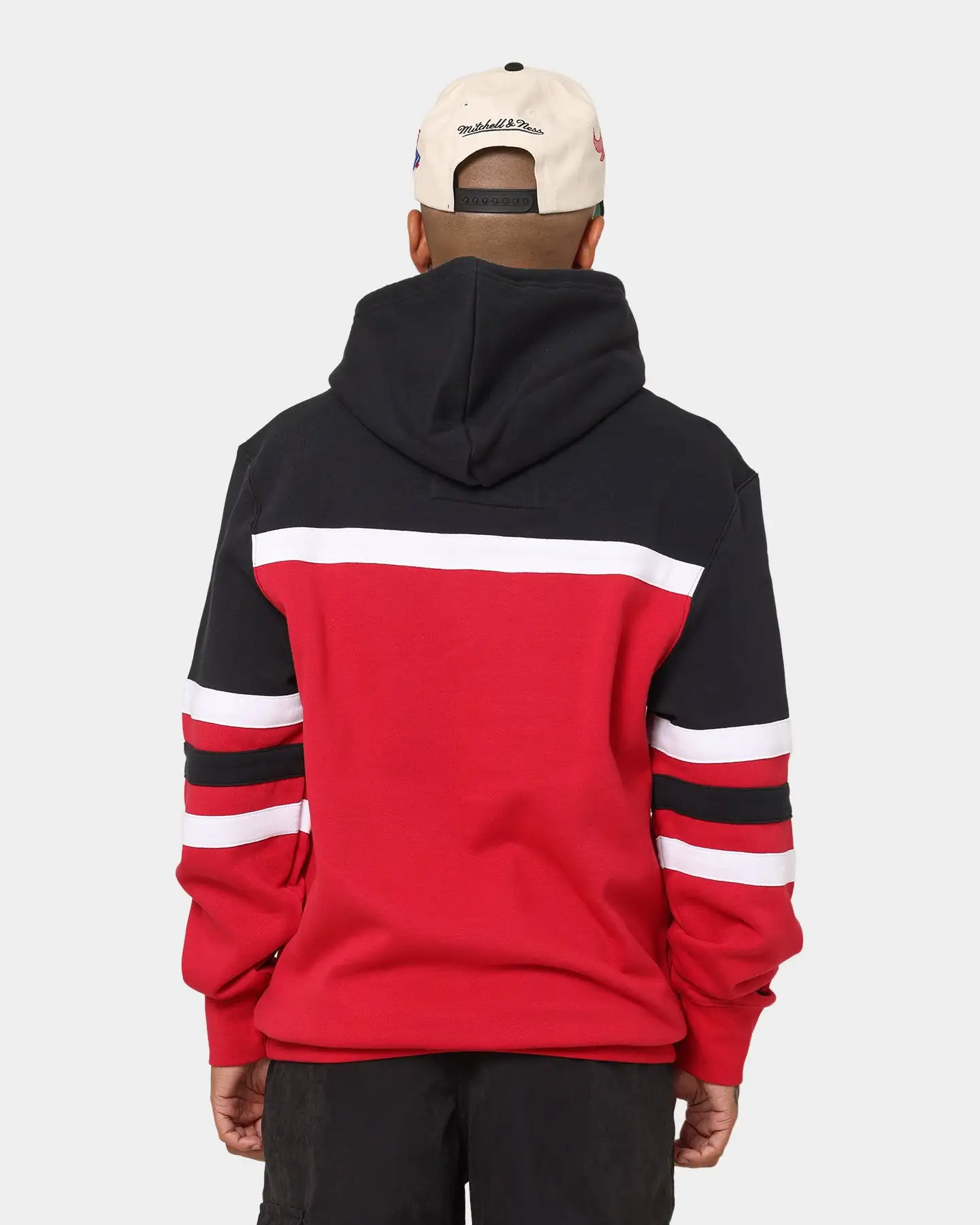 Mitchell & Ness Men's Chicago Bulls Head Coach Hoodie Black - Image 4