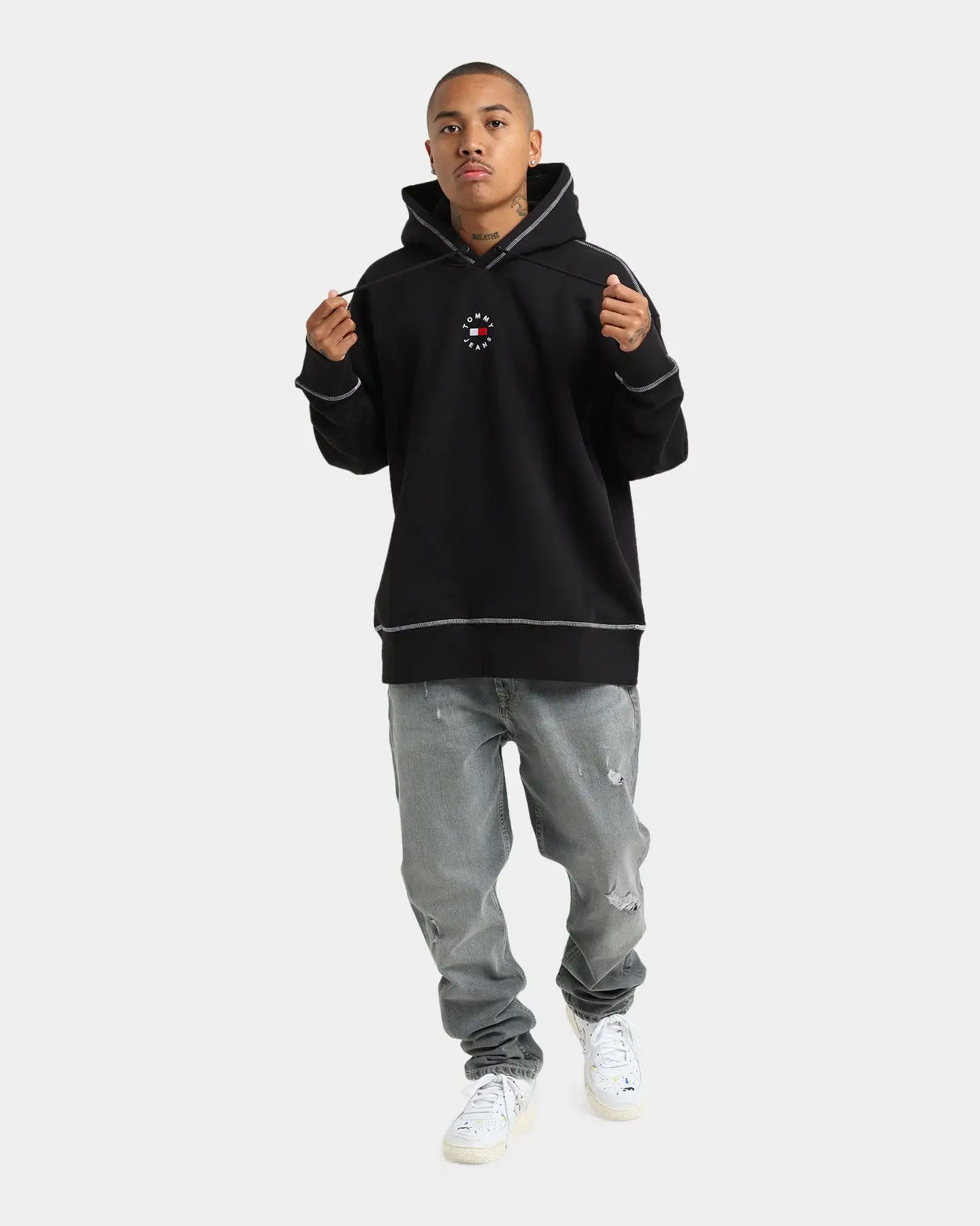 Tommy Jeans Tiny Tommy Circle Hoodie Black - Image 2
