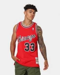 Mitchell & Ness Chicago Bulls Scott Pippen #33 '03-'04 Home Swingman Jersey Red