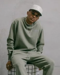 CARRE Carré Motion Crewneck Army Green