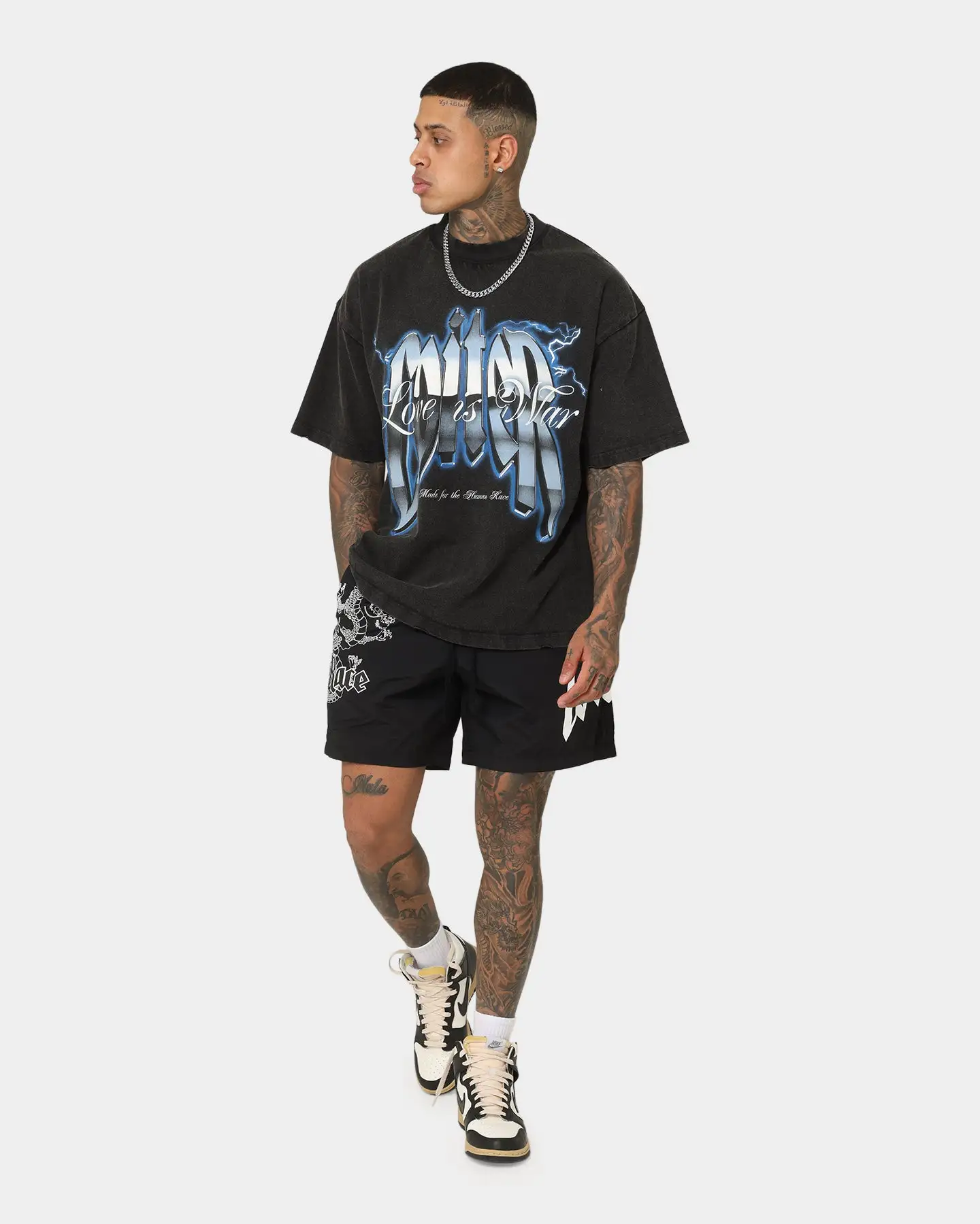 Loiter Love Is War Vintage T-Shirt Vintage Black - Image 2