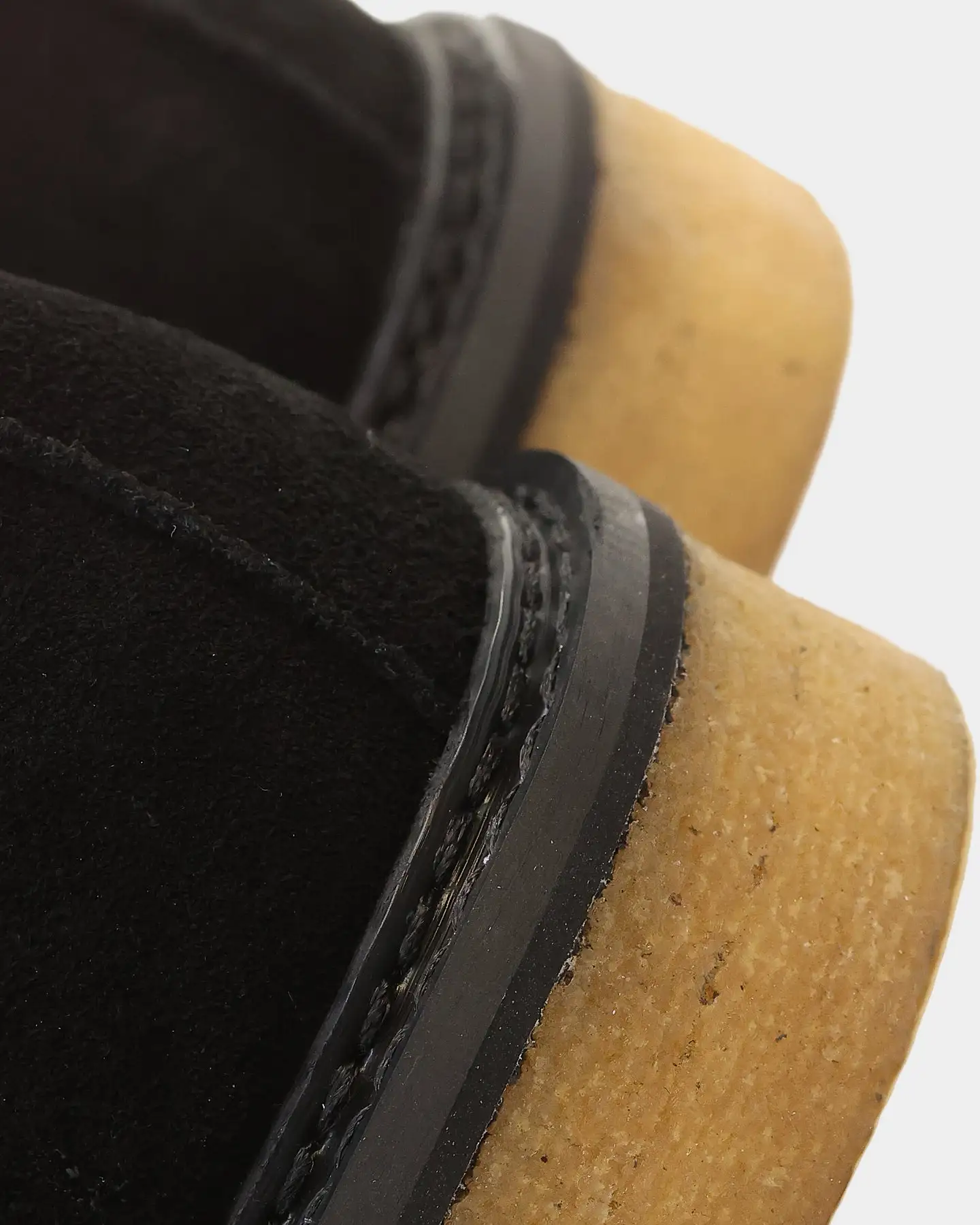 Saint Morta Crepe Chelsea Boot Black/Gum - Image 9