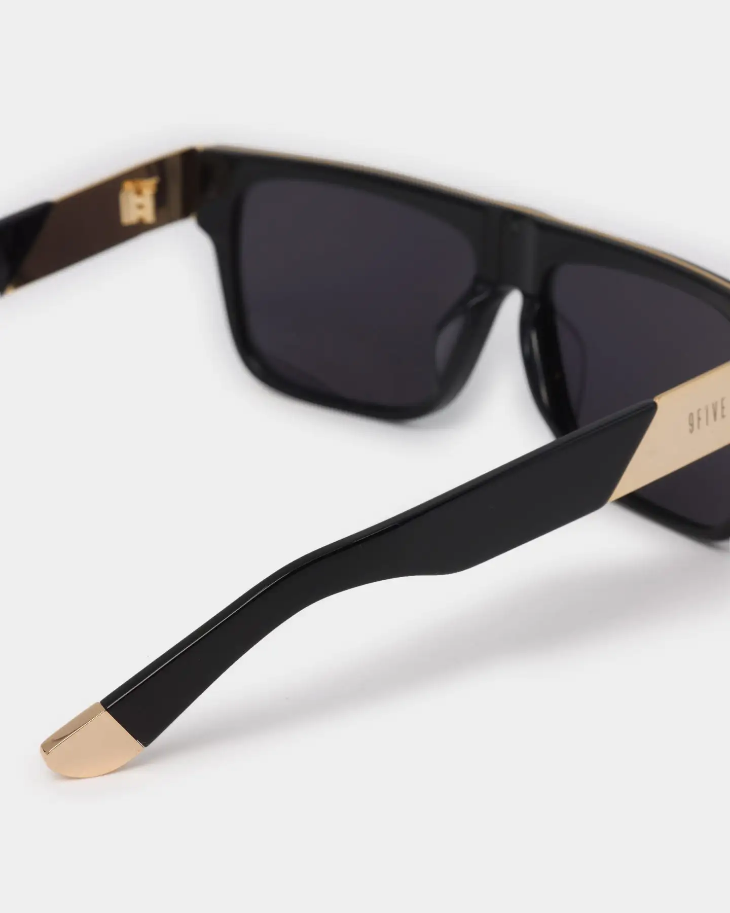 9FIVE 22 Sunglasses Black/gold - Image 9