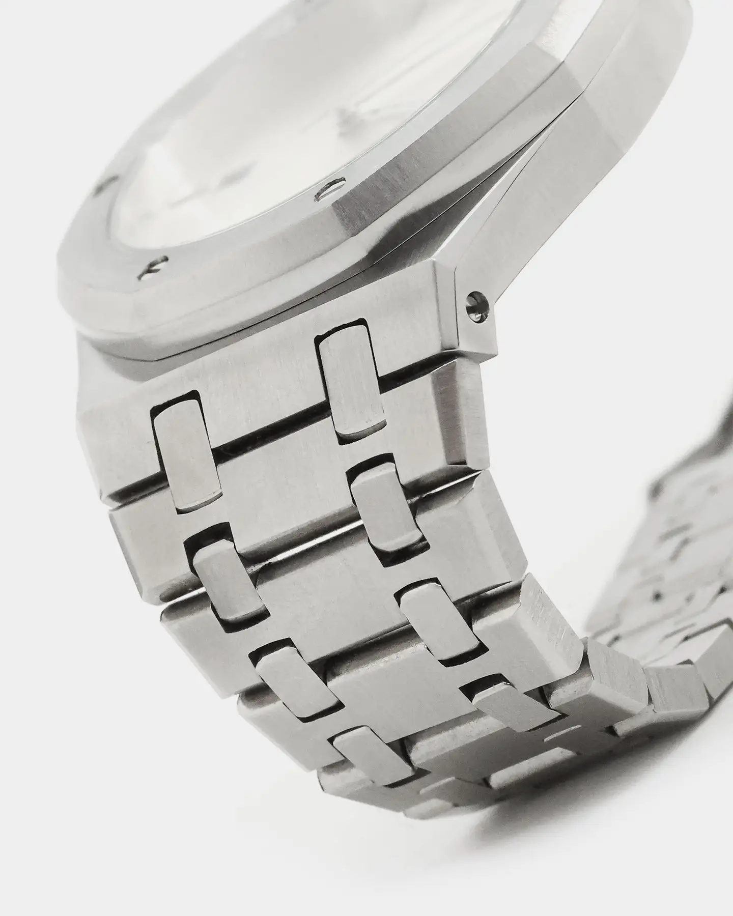 Saint Morta Diamond Medio Watch Silver/Diamond - Image 8