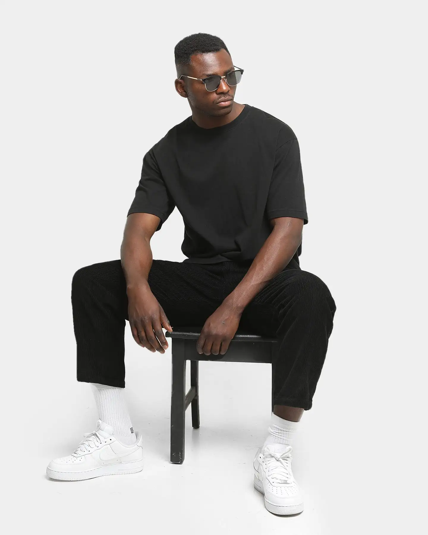 NUQE Men's Roam Sunglasses Black/Gold - Image 3