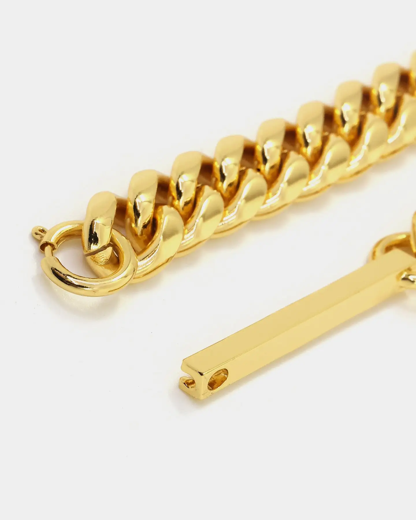 Saint Morta Custom Alpha 5 Letter Chain Gold - Image 12