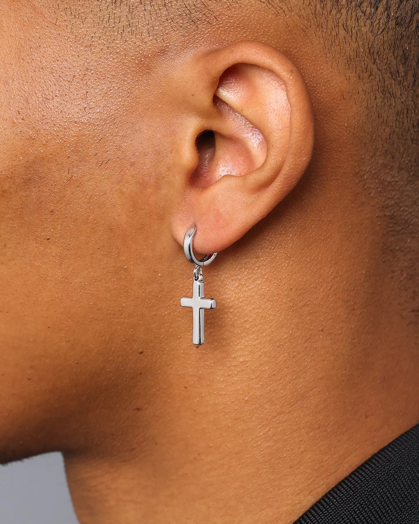 NXS Mini Cross Earring White Gold - Image 4