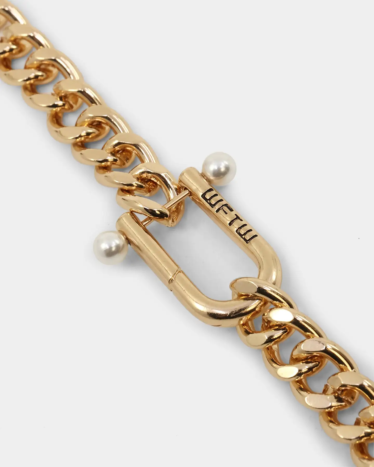 Wild For The Weekend Pearl Clasp Bracelet Gold - Image 4