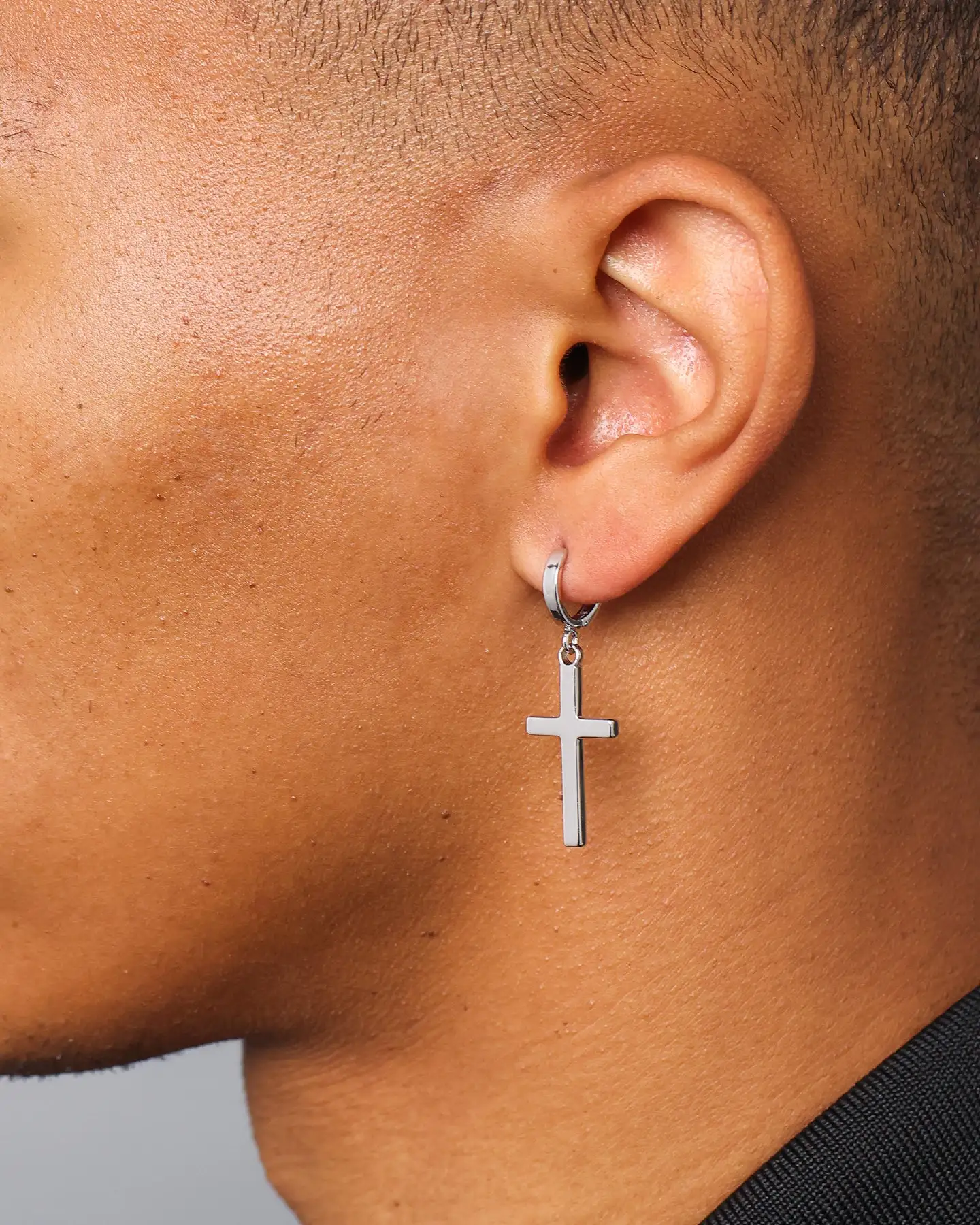 NXS Cross Earring White Gold - Image 4