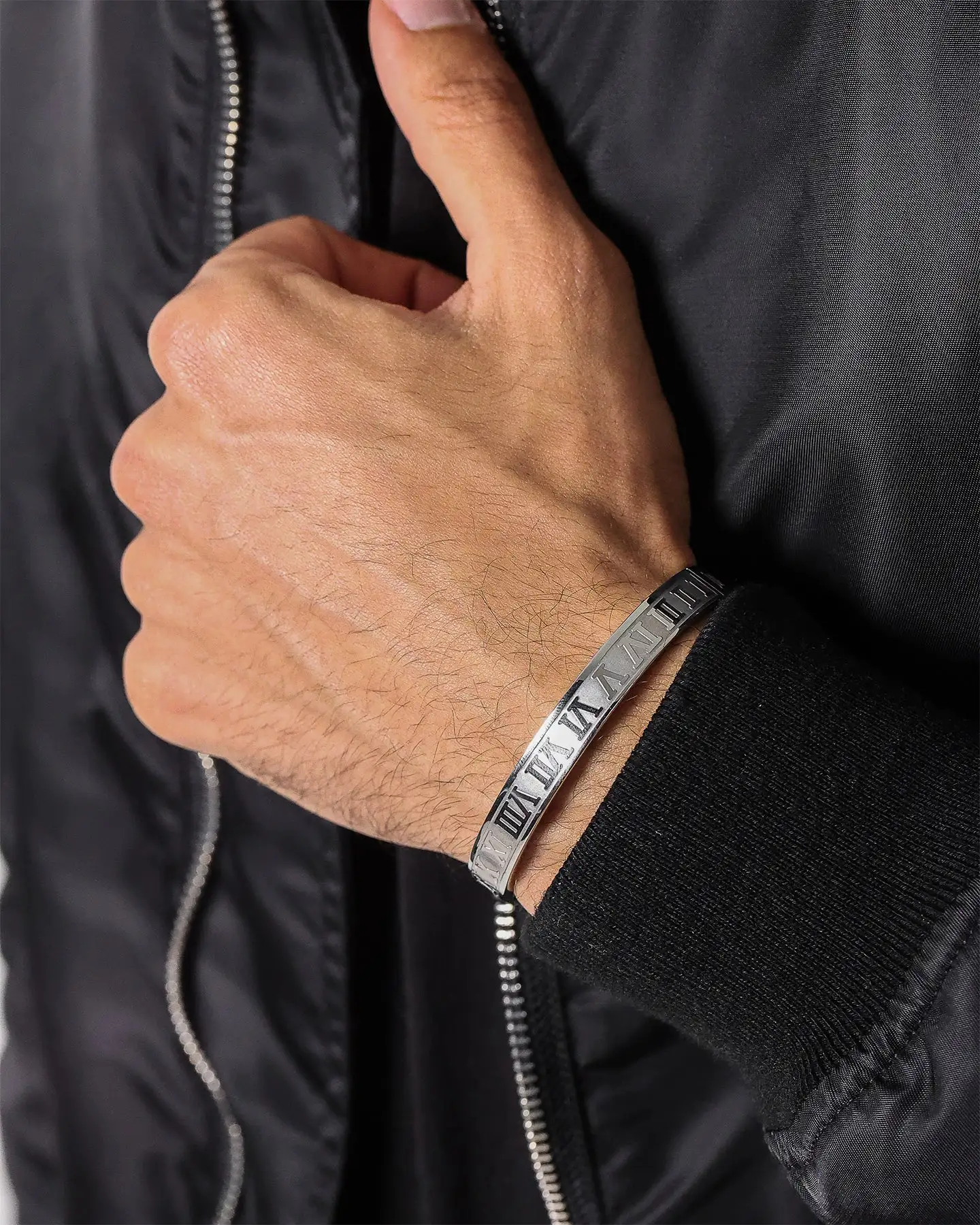 NXS Numerical Bracelet White Gold - Image 3