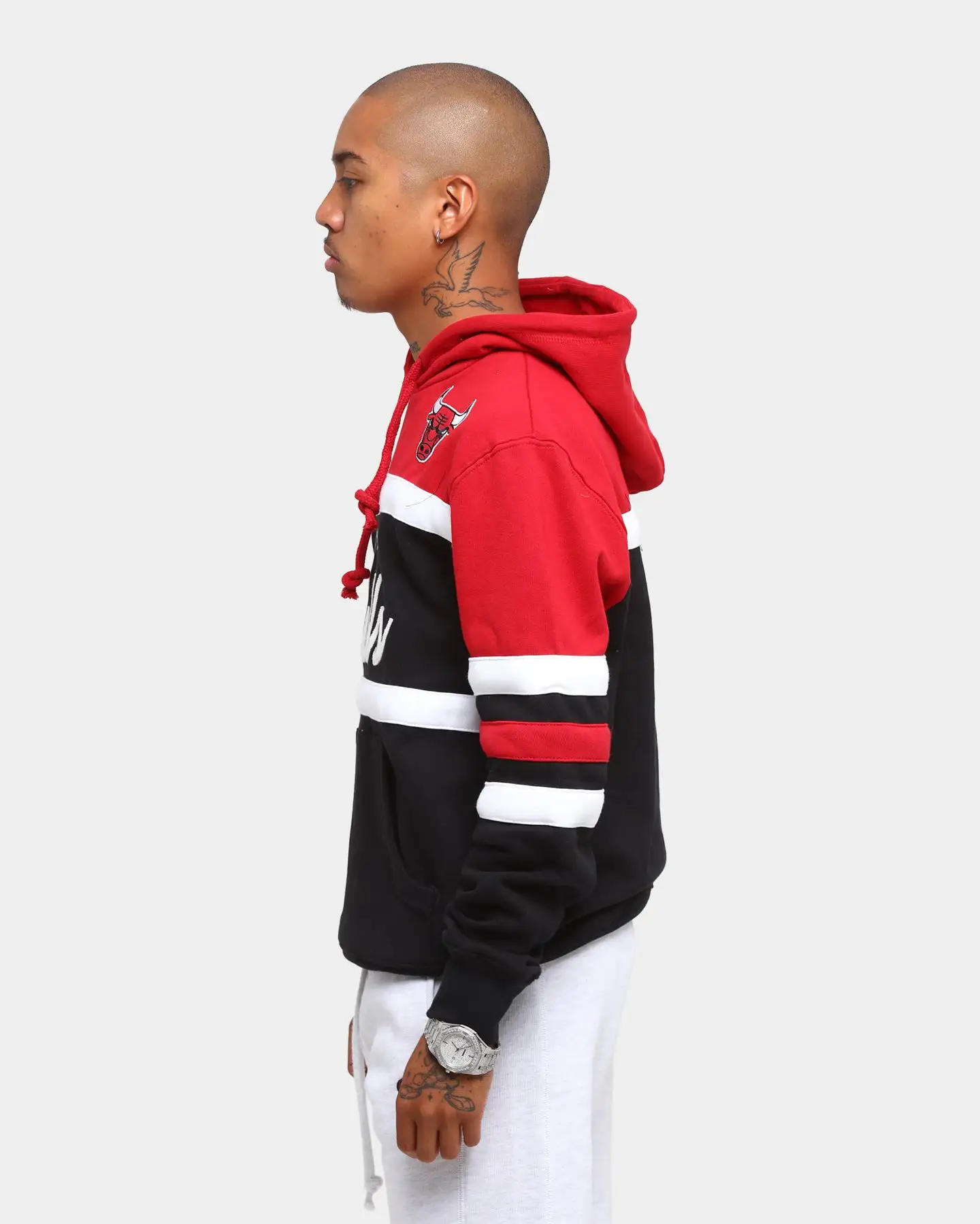 Mitchell & Ness Men's Chicago Bulls Head Coach Hoodie Black - Image 7